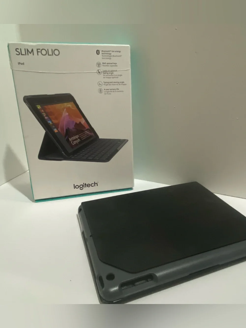 Logitech Slim Folio Keyboard Case for iPad 5th Gen 2017 Black #920-008617